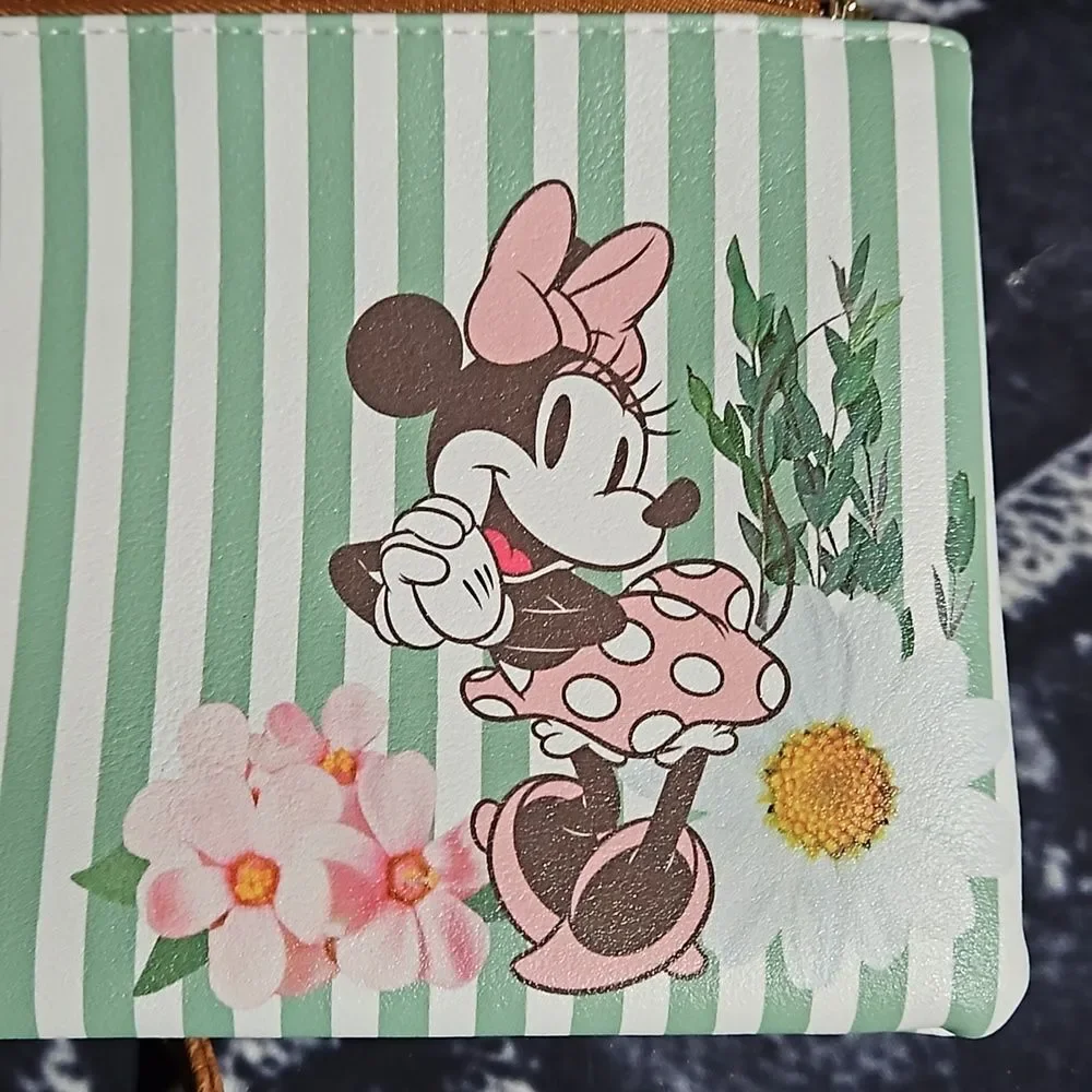Disney 🎁 Minnie Mouse Floral and Green Striped Wrislet